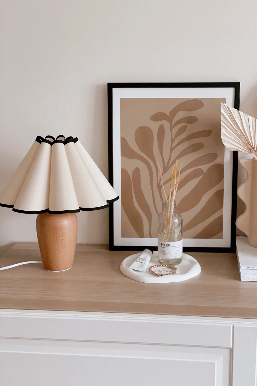 Wooden Harmony Table Lamp