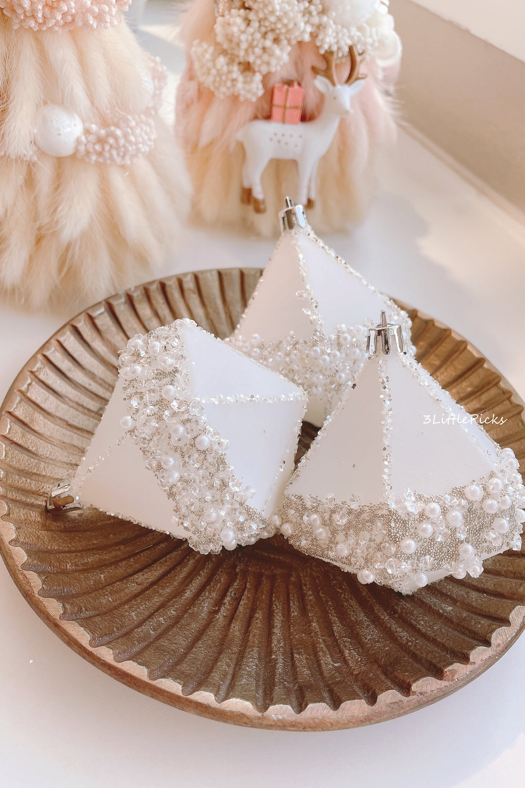 PRE-ORDER (15-21 Oct): Sparkly Diamond Ornament (set of 3)