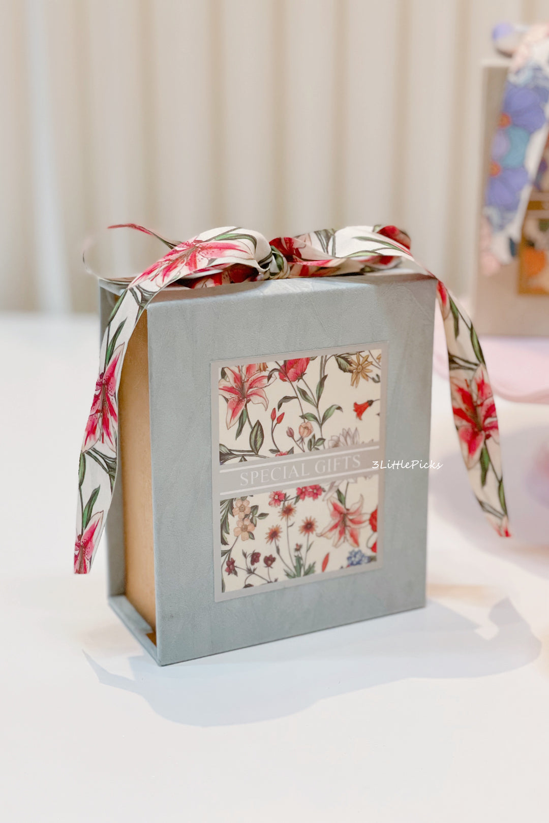 Lux Small Gift Boxes with Ribbon