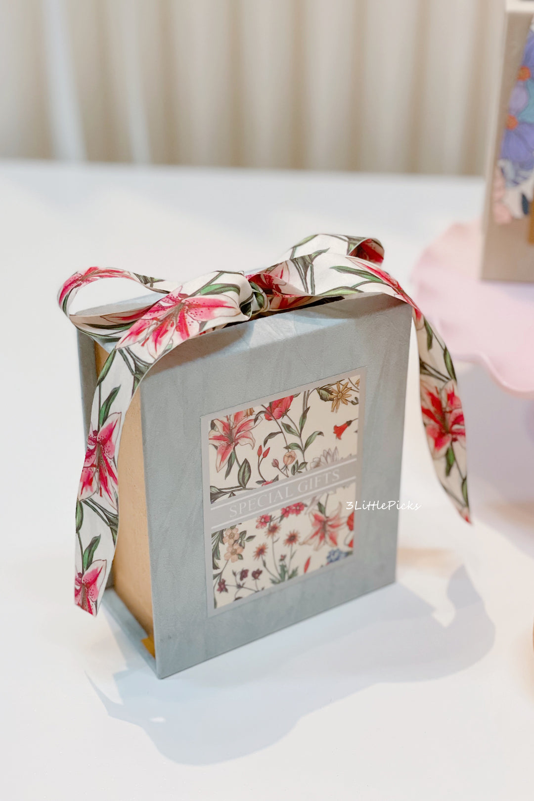 Lux Small Gift Boxes with Ribbon