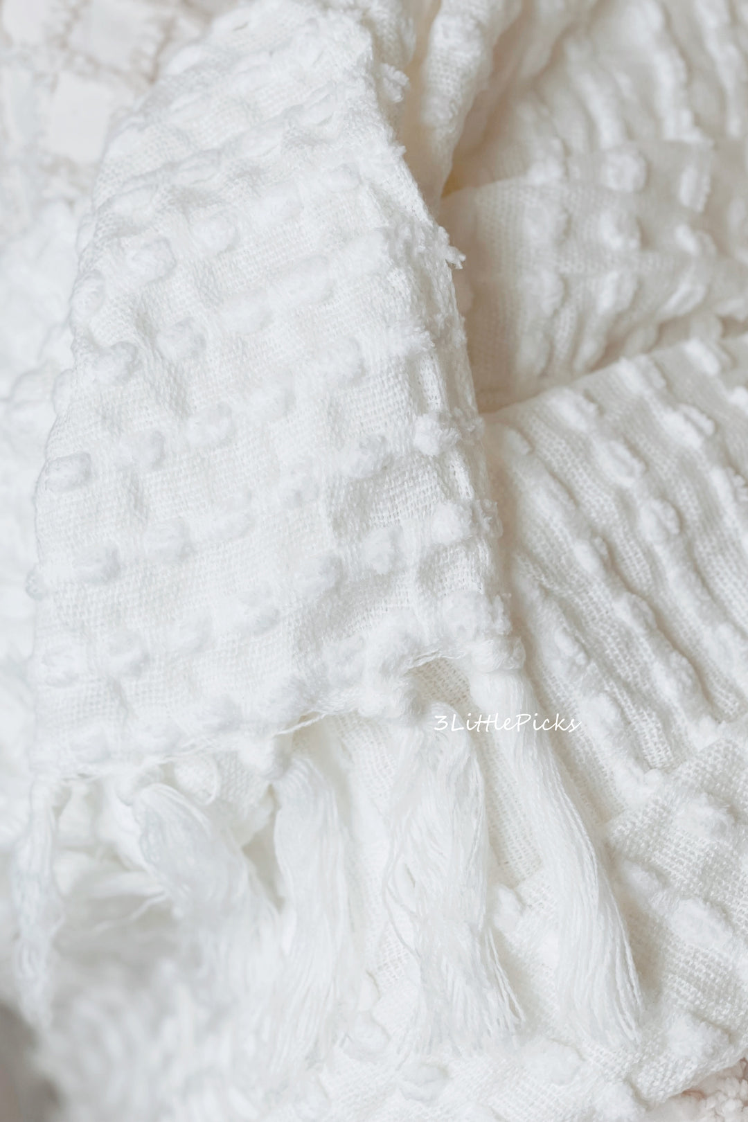 White Bubbly Stripes Tassel Fringe Knitted Throw