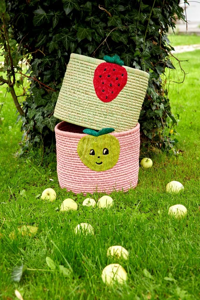 Raffia Round Basket in Green with Strawberry Embroidery