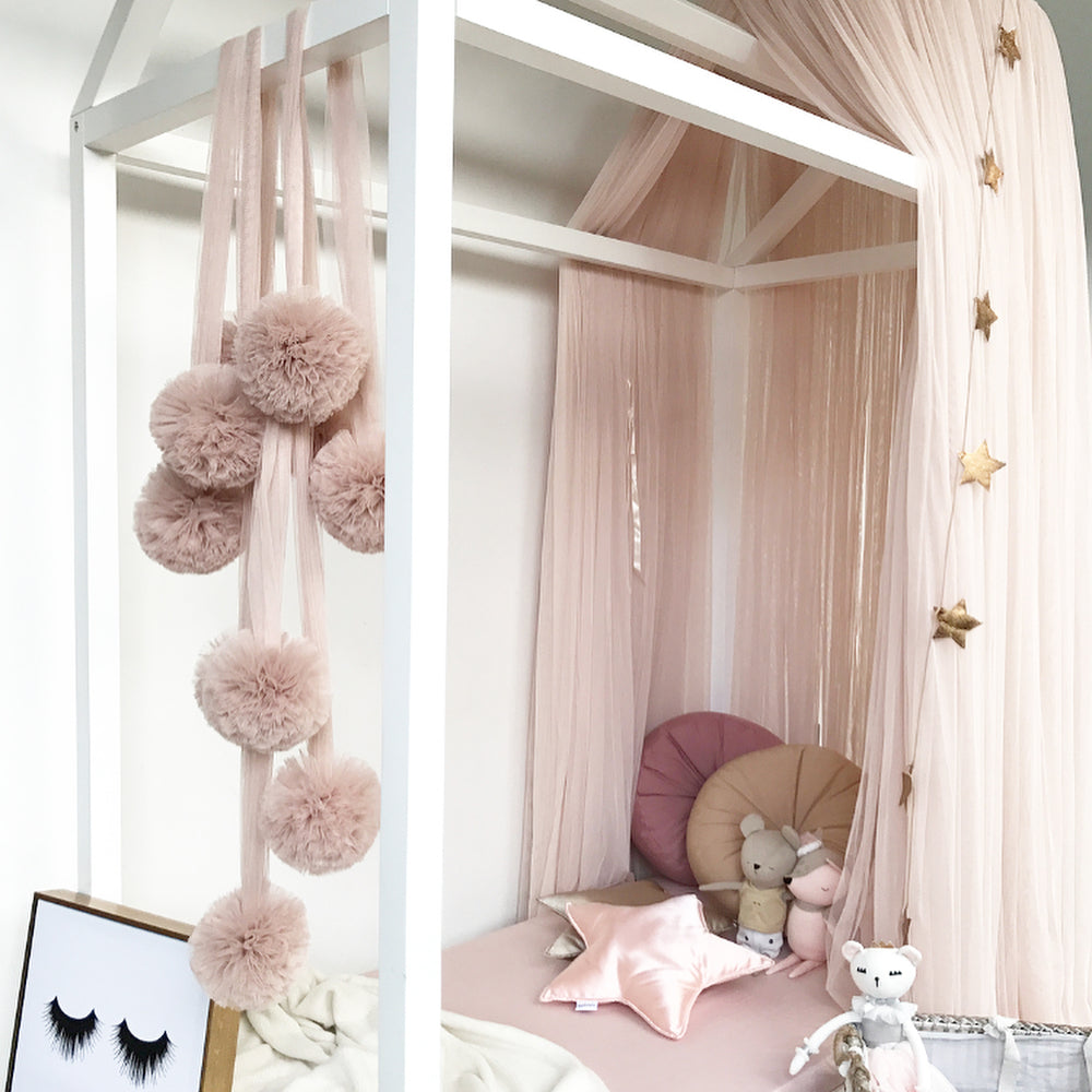 Pom Pom Garland Champagne, Decor, Spinkie - 3LittlePicks