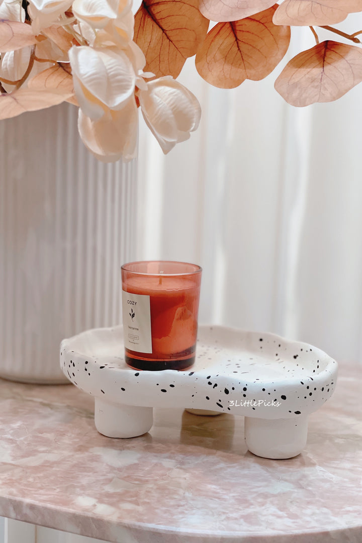 PRE-ORDER (22-28 May): Cream White Kidney Shaped Leggy Tray with Black Speckles