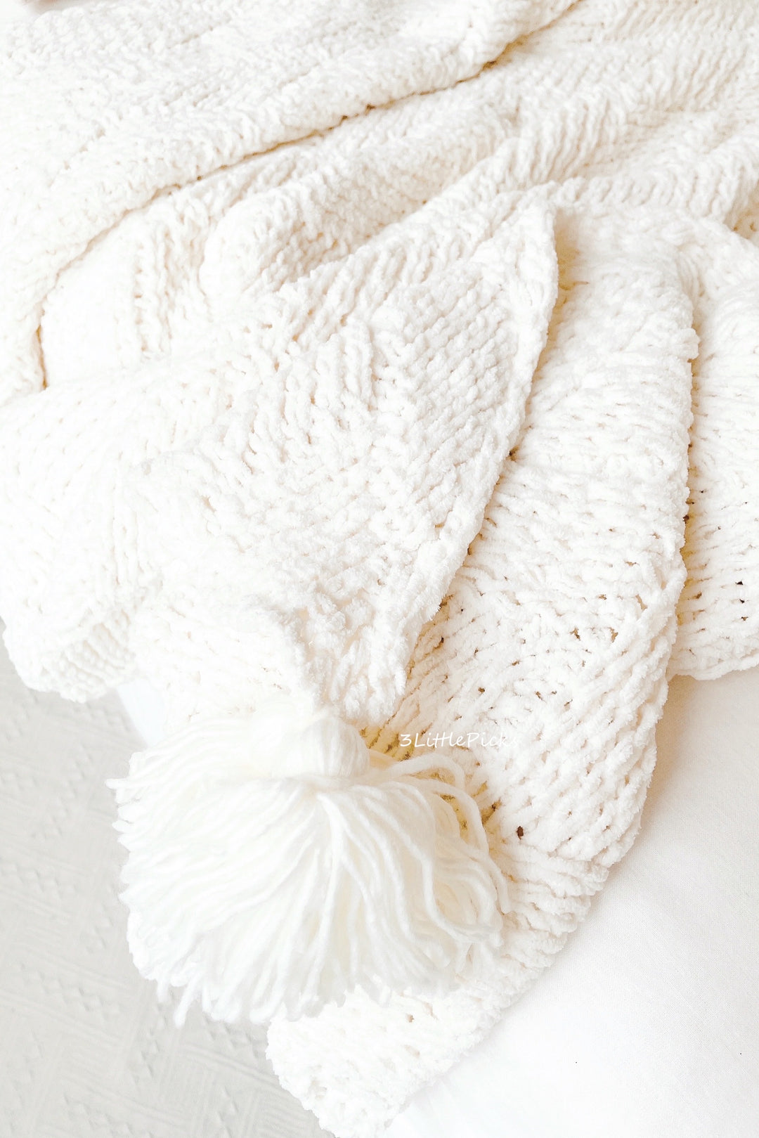 Cream White Knitted Throw