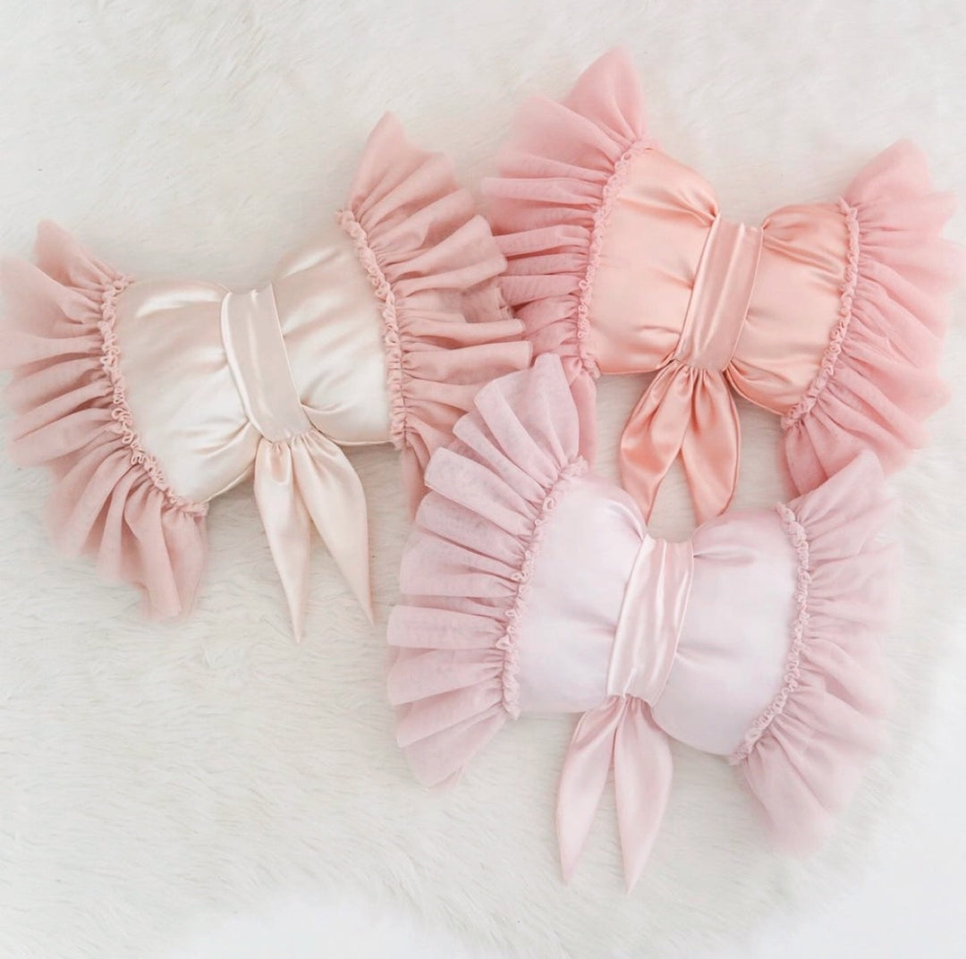 Dreamy Bow Pillow Light Pink