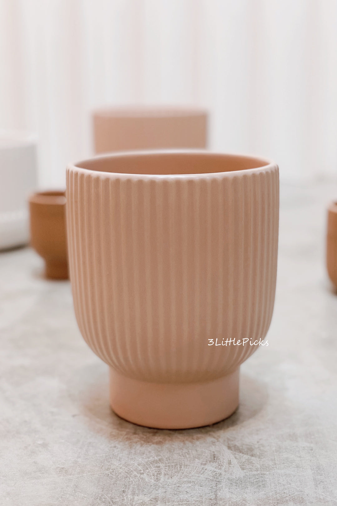Simple Fluted Flowerpots