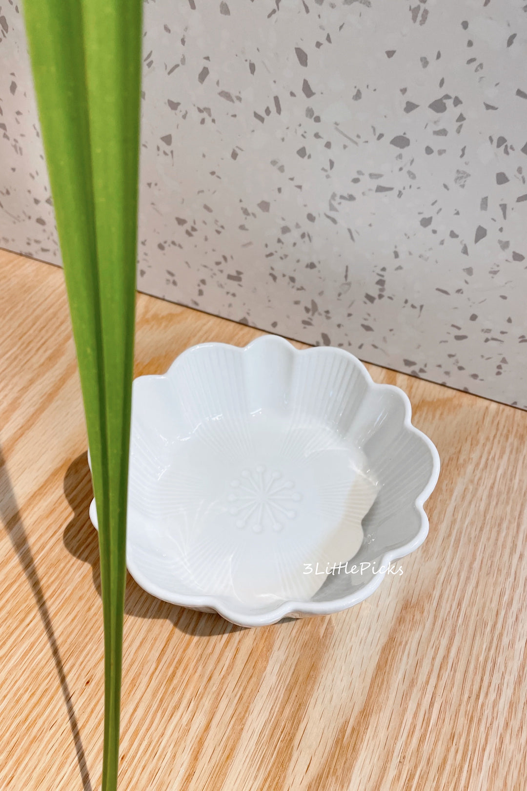 Chrysanthemum Dining
