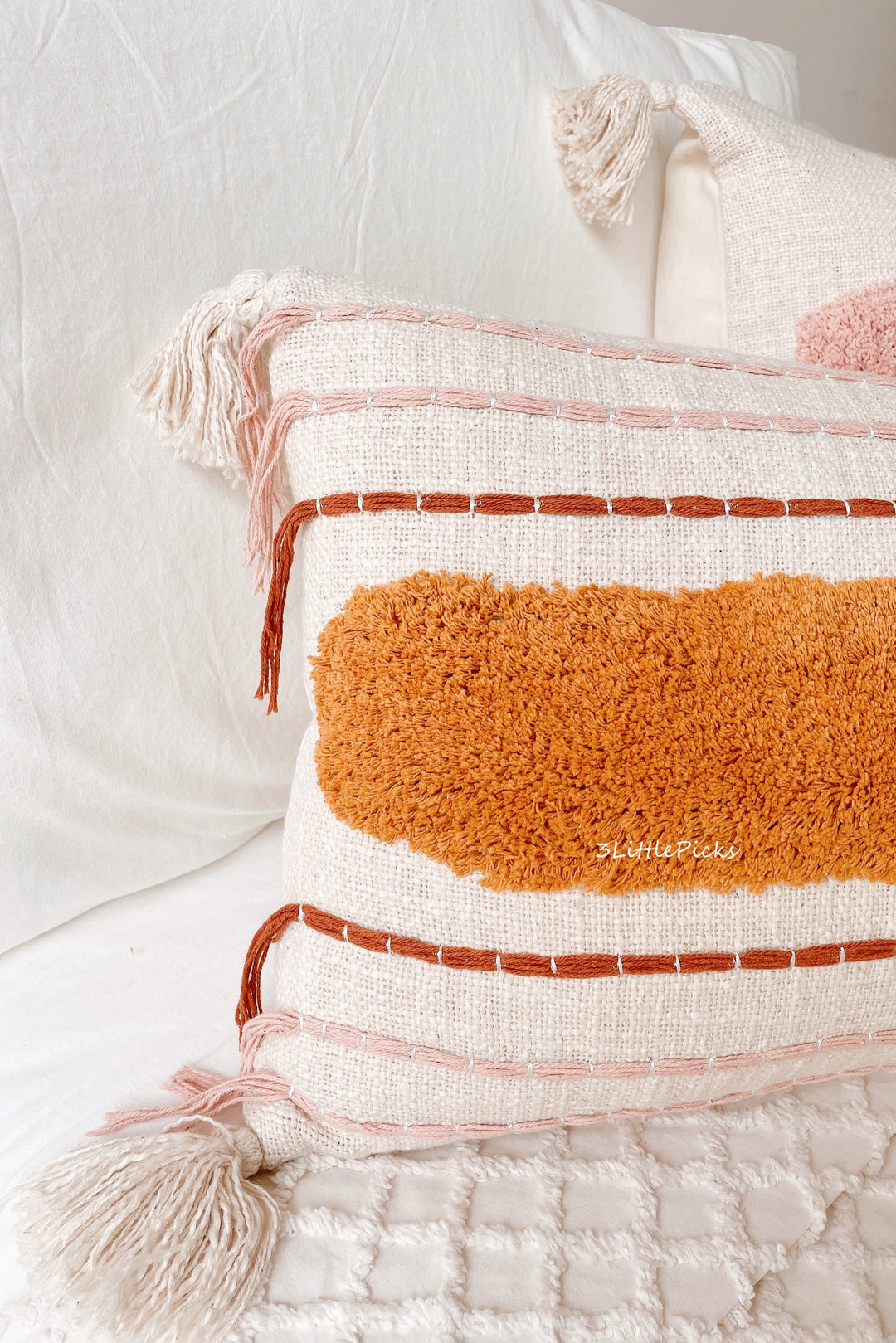 Cotton Slub Tufted Waist Cushion Cover with Earthy Arch