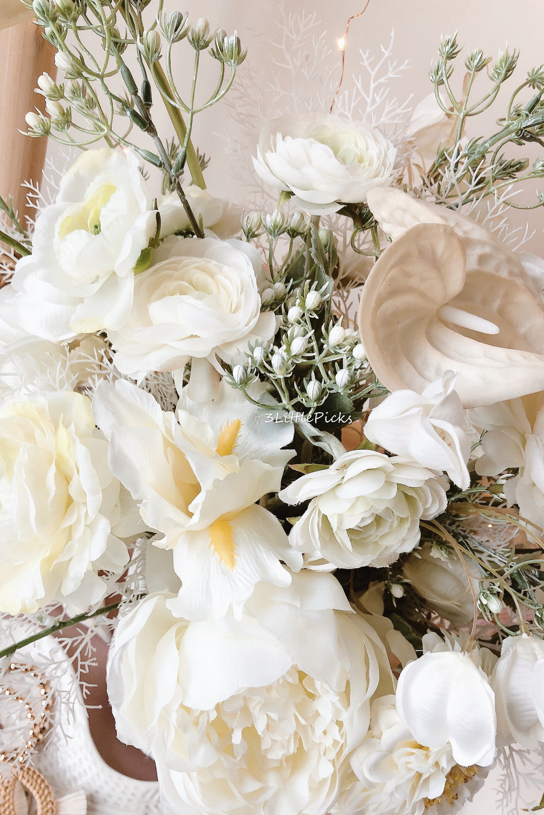 Cozy Pastel Green And White Bouquet