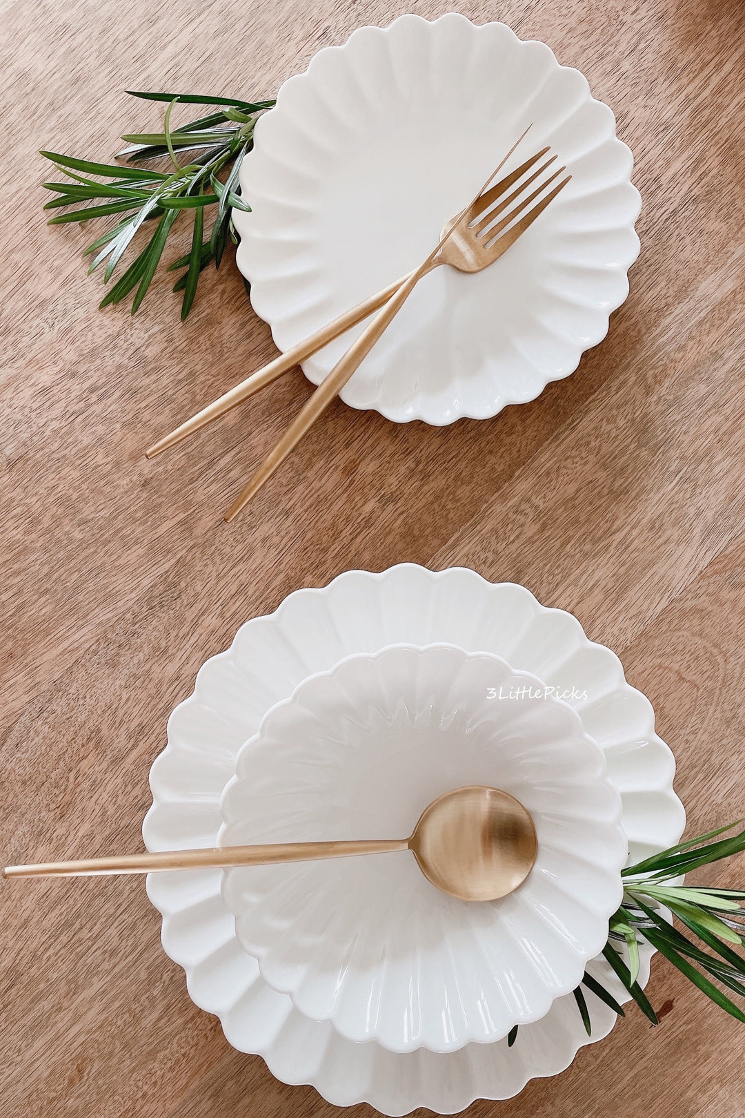 Simple White Chrysanthemum Dining