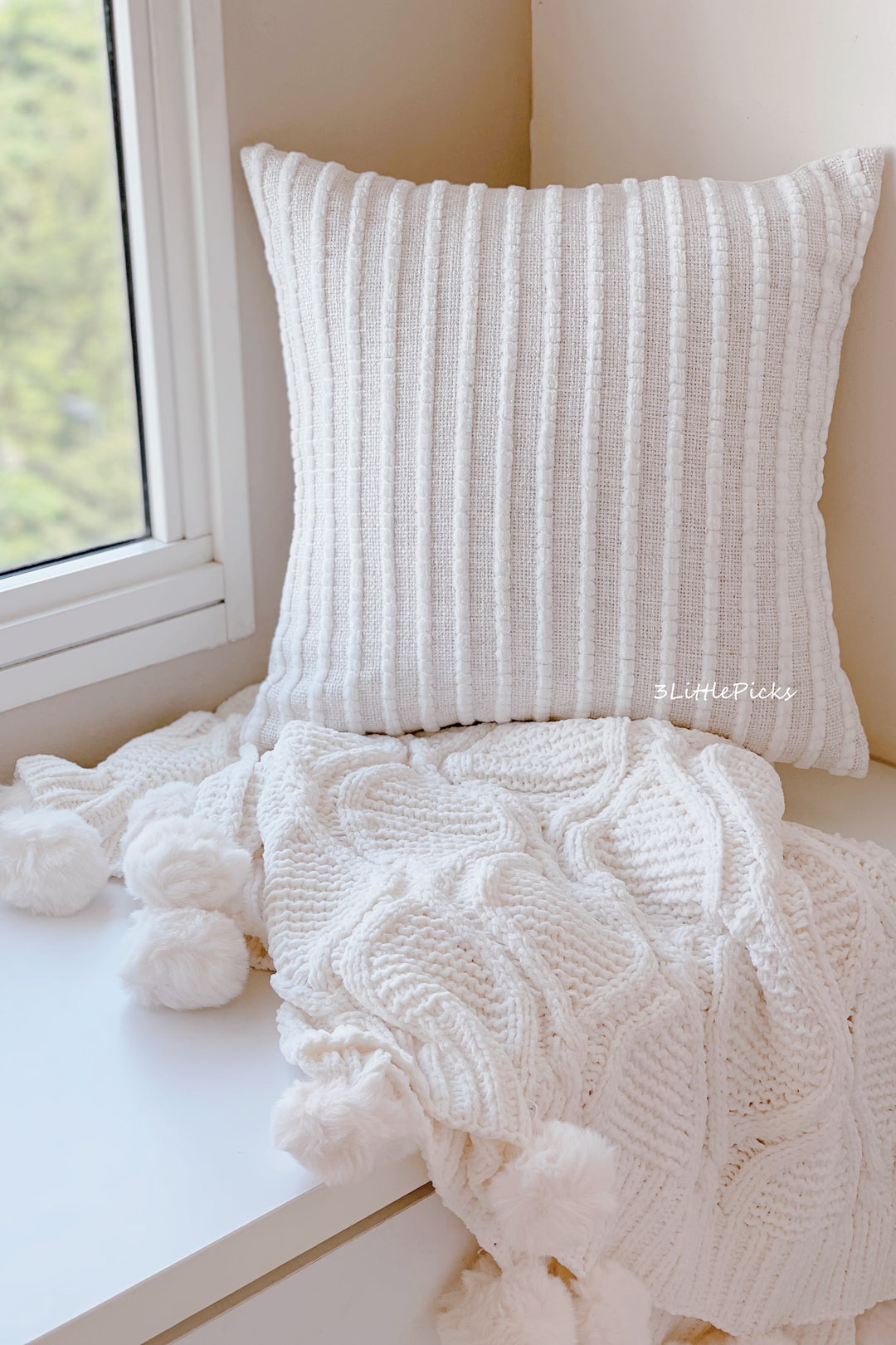 White Bubbly Stripes Cushion Cover